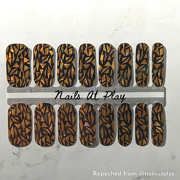 Last chance! Shards of Gold Nails at Play Nail Wraps Manicure Stickers - Picture 3 of 12